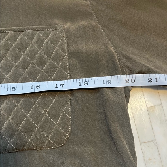 Women's 100% Silk Hand Embroidered Quilted Olive Green Button Down Blouse size L - Picture 13 of 14